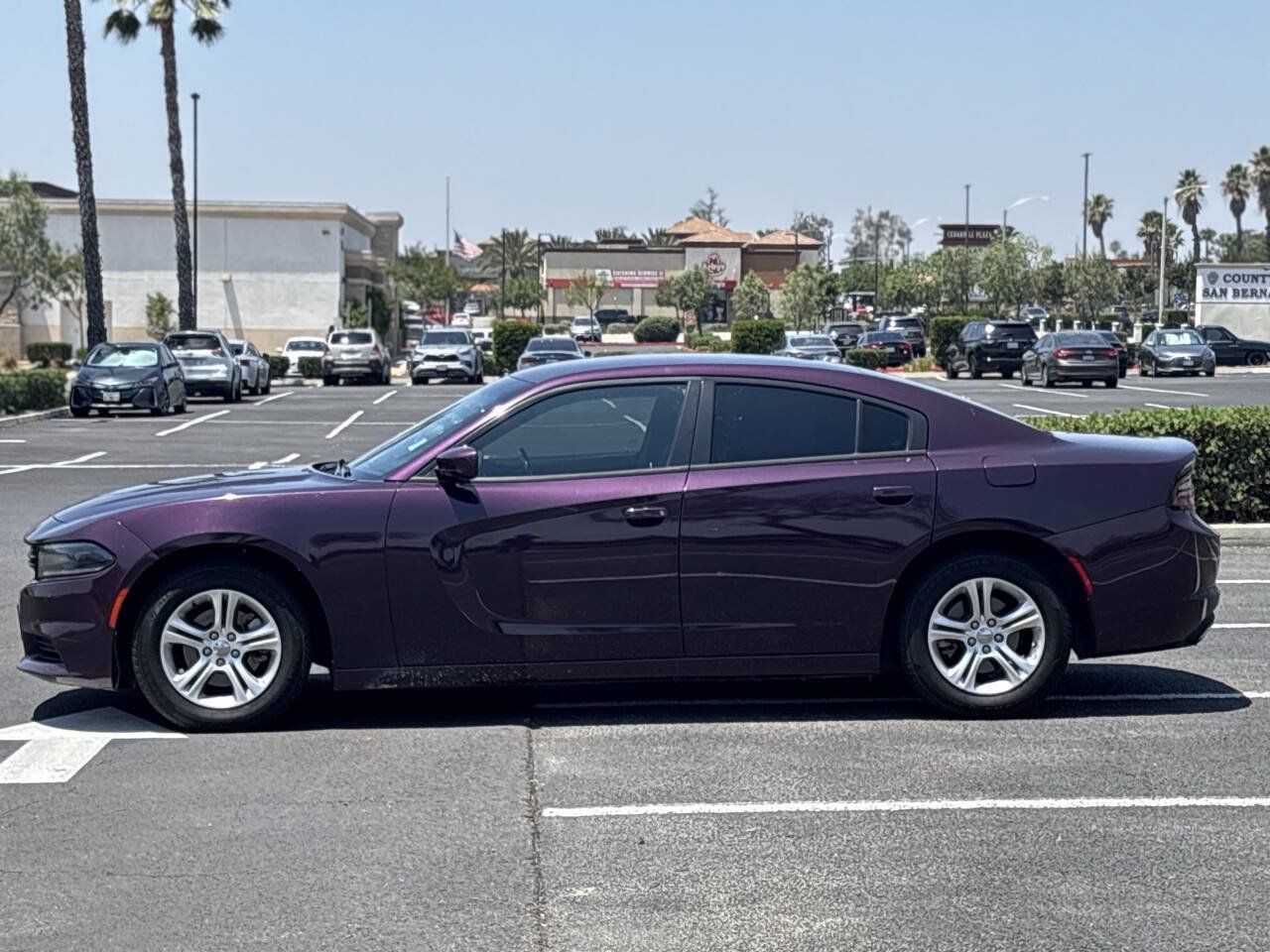 Used 2021 Dodge Charger SXT w/ Leather Interior Group RWD image 4