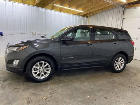 Used 2019 Chevrolet Equinox LS AWD/4WD image 4
