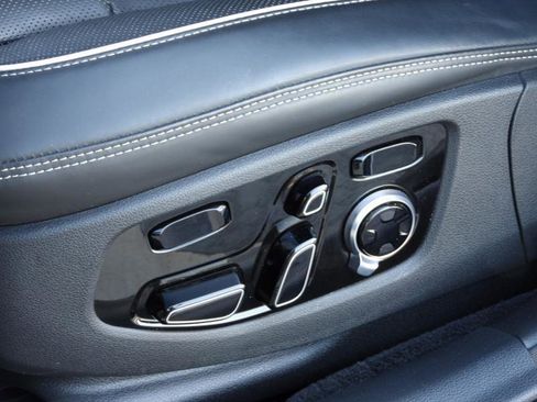 Used 2020 Genesis G90 3.3T Premium image 59