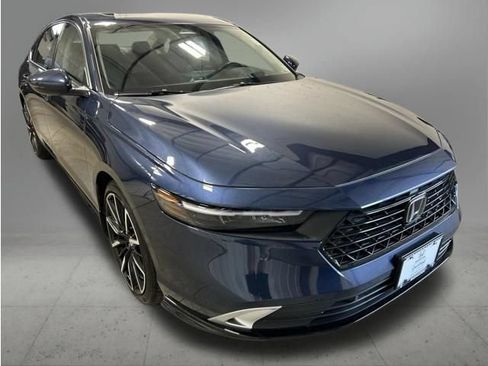 Certified 2025 Honda Accord Touring image 9