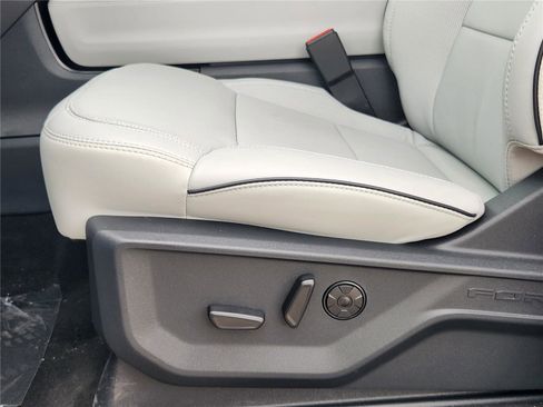 New 2025 Ford Expedition Max Platinum w/ Platinum Ultimate Package AWD/4WD image 18