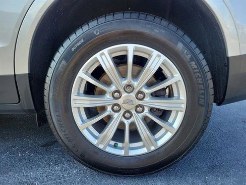 Used 2018 Cadillac XT5 FWD w/ LPO, Wheel Lock Package image 9