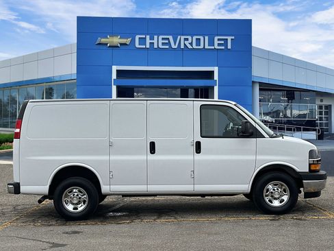 Certified 2017 Chevrolet Express 2500 image 7