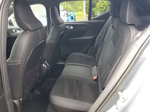 Certified 2023 Volvo XC40 B5 Plus w/ Climate Package AWD/4WD image 11