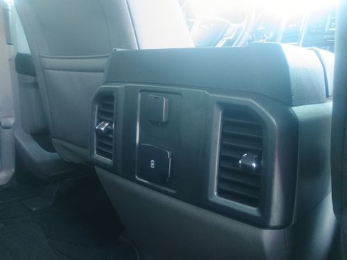 Used 2017 Ford F150 XLT image 16