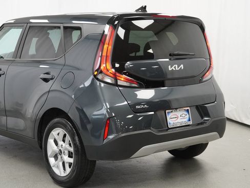 Used 2025 Kia Soul LX w/ LX Technology Package FWD image 38