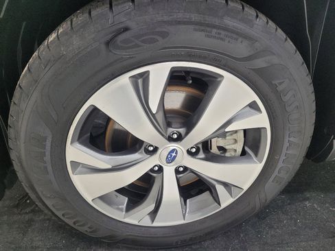 Used 2023 Subaru Ascent Premium AWD/4WD image 31