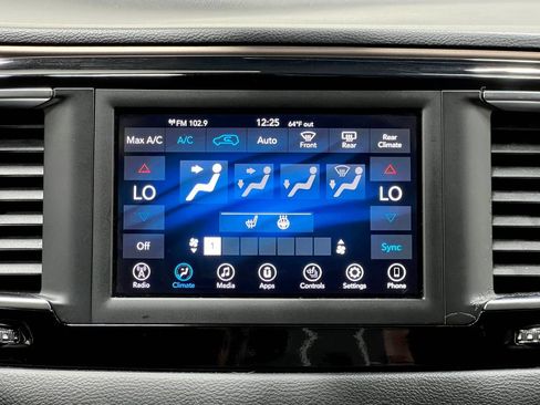 Used 2019 Chrysler Pacifica Touring-L FWD image 26