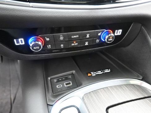Used 2023 Buick Enclave Avenir w/ Avenir Technology Package AWD/4WD image 17