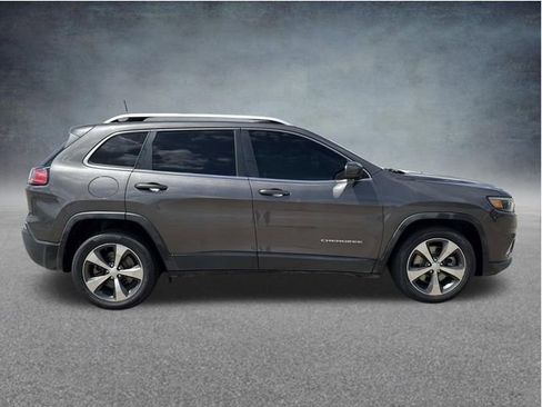 Used 2019 Jeep Cherokee Limited FWD image 10