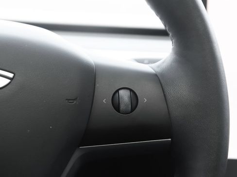 Used 2023 Tesla Model Y Long Range AWD/4WD image 21