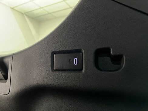 Used 2022 GMC Yukon XL AT4 AWD/4WD image 34