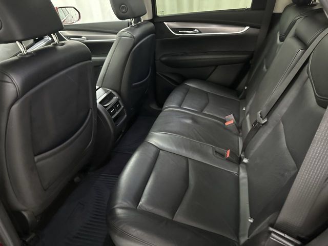 Used 2018 Cadillac XT5 Luxury w/ Driver Awareness Package FWD image 15