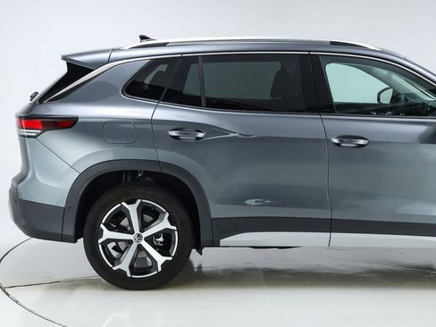 New 2025 Volkswagen Tiguan SE image 11