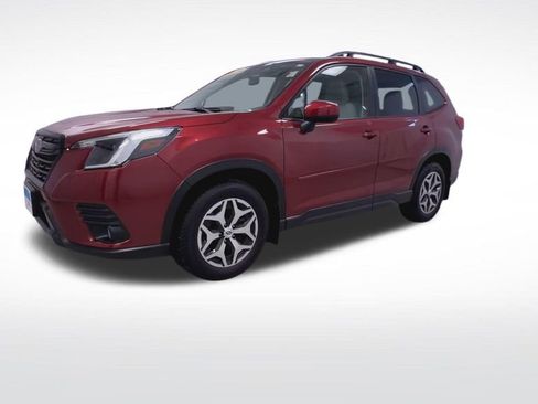 Used 2023 Subaru Forester Premium image 4