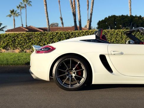 Used 2016 Porsche Boxster Spyder image 13