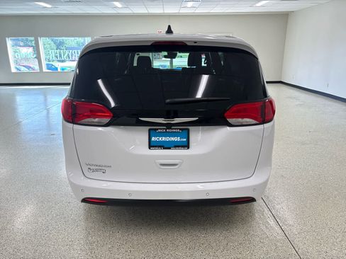 New 2026 Chrysler Voyager LX image 6