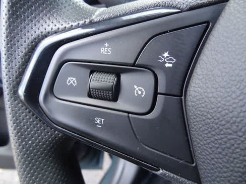 Used 2025 Chevrolet Trax LT FWD image 18