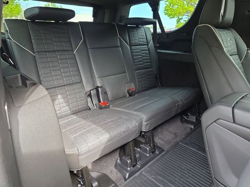 Certified 2026 Cadillac Escalade ESV Platinum Sport AWD/4WD image 23