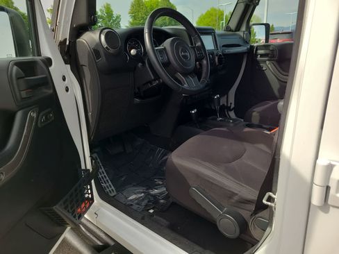 Used 2014 Jeep Wrangler Unlimited Sport w/ Quick Order Package 24S AWD/4WD image 10