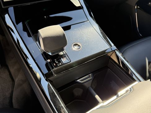 Used 2025 Land Rover Range Rover Sport SE image 26