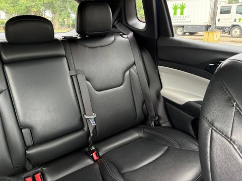 Used 2025 Jeep Compass Limited AWD/4WD image 32