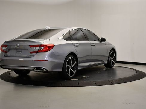 Used 2018 Honda Accord Sport image 5