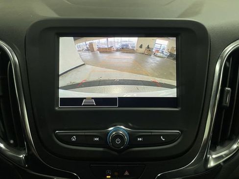 Used 2022 Chevrolet Equinox LT AWD/4WD image 17