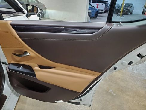 Used 2021 Lexus ES 300h w/ Premium Package FWD image 23