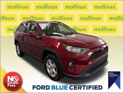 Used 2021 Toyota RAV4 XLE w/ Convenience Package FWD image 1