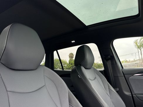 New 2026 Volkswagen Tiguan SE R-Line FWD image 17