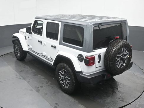 New 2026 Jeep Wrangler Unlimited Sahara w/ Rockslide Package AWD/4WD image 39