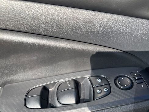 Used 2024 Nissan Altima 2.5 SV image 17