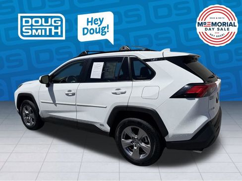 Used 2022 Toyota RAV4 XLE w/ Convenience Package AWD/4WD image 2