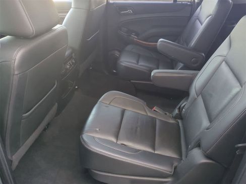 Used 2020 Chevrolet Suburban Premier image 20