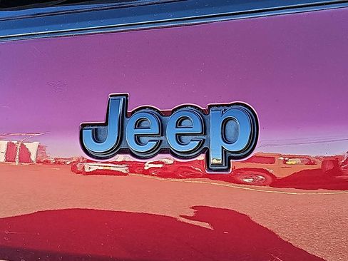 Used 2023 Jeep Grand Cherokee L Laredo image 33