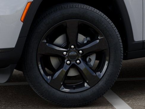 New 2025 Jeep Grand Cherokee L Altitude w/ Trailer Tow Package image 8