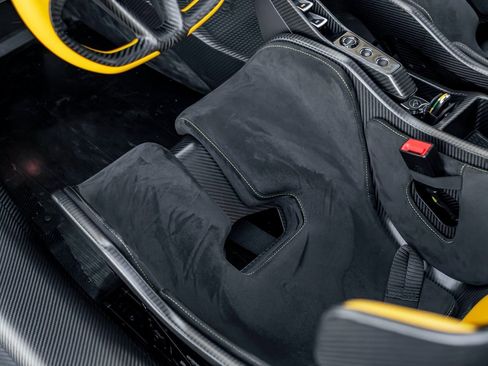 Used 2019 McLaren Senna image 16