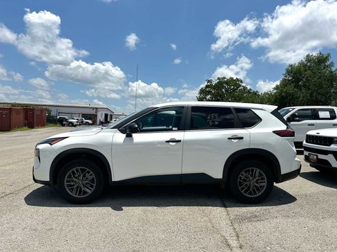Used 2024 Nissan Rogue S FWD image 6