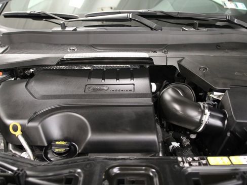 Used 2023 Land Rover Discovery Sport SE R-Dynamic image 12