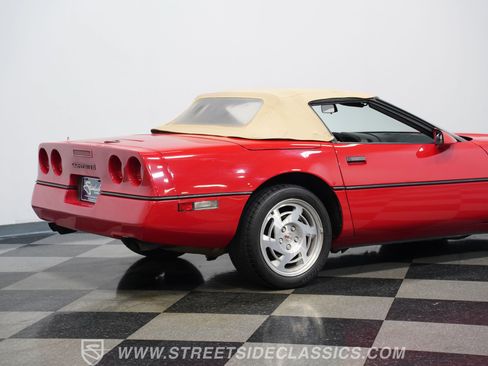 Used 1990 Chevrolet Corvette Convertible RWD image 27
