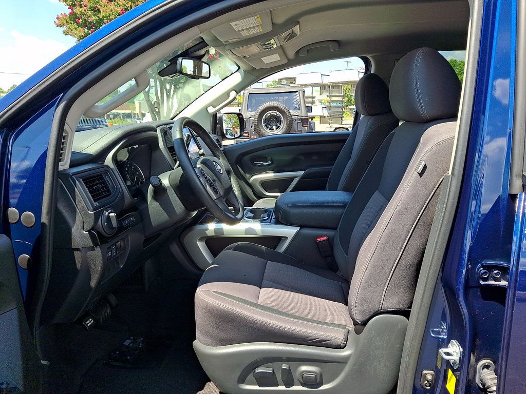 Used 2024 Nissan Titan SV w/ SV Convenience Package RWD image 13
