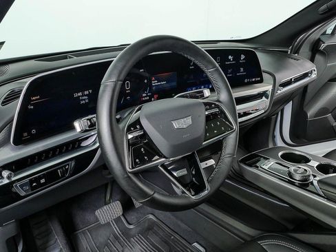 Used 2024 Cadillac Lyriq Luxury AWD/4WD image 4
