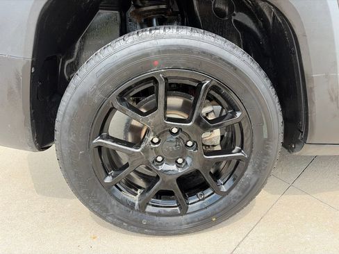Used 2020 Jeep Renegade Altitude FWD image 20