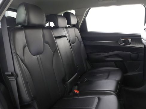 Used 2023 Kia Sorento S FWD image 35