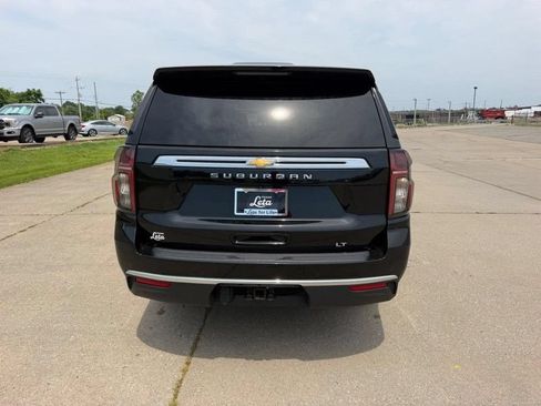 Used 2023 Chevrolet Suburban LT AWD/4WD image 4