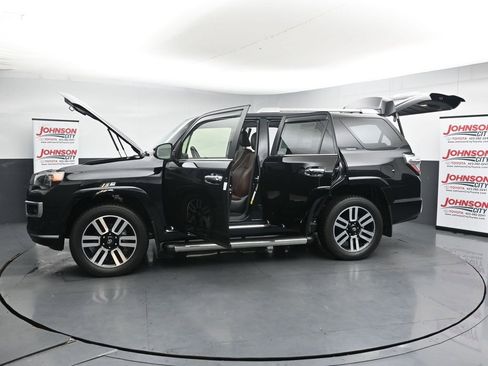 Used 2024 Toyota 4Runner Limited AWD/4WD image 39