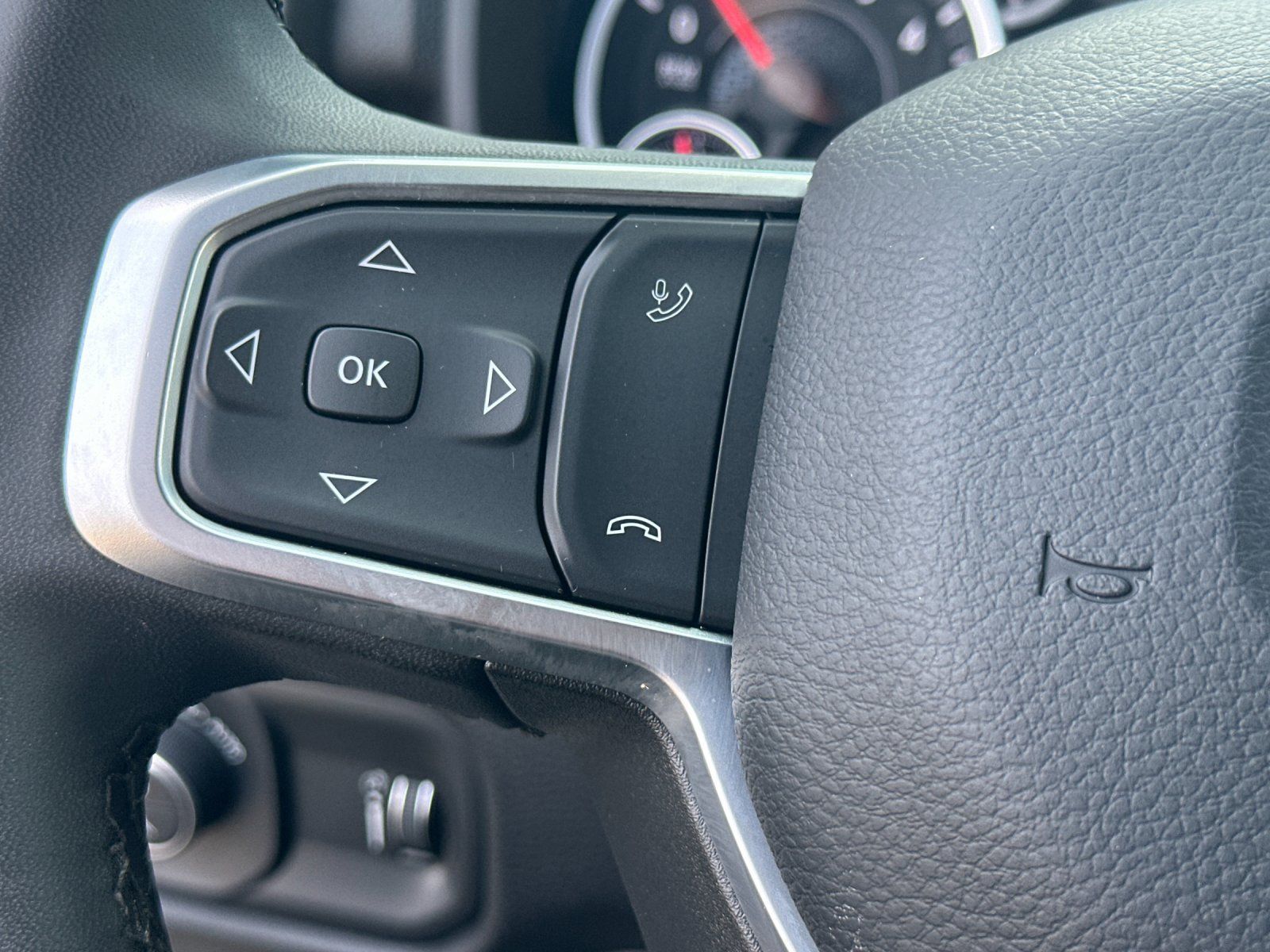 Used 2025 RAM 2500 Big Horn AWD/4WD image 27