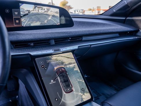 Used 2024 Lucid Air Touring image 12