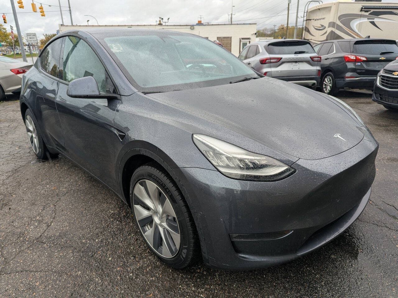 Used 2021 Tesla Model Y Long Range AWD/4WD image 1